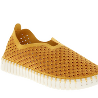 WOMEN'S ILSE JACOBSEN TULIP 139 SLIP-ON | GOLDEN NUGGET