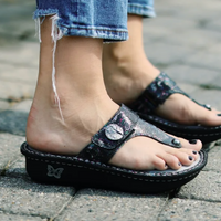 WOMEN'S ALEGRIA CARINA CHROMATIC | BLACK MULTI