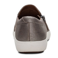 WOMEN'S AETREX JENNA SLIP-ON  | BRUSHED SILVER