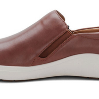 WOMEN'S AETREX JENNA SLIP-ON  | BROWN