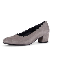 WOMEN'S GABOR 52.221.13 COMFORT SCALLOPED PUMPS | FUMO GREY