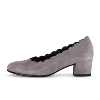 WOMEN'S GABOR 52.221.13 COMFORT SCALLOPED PUMPS | FUMO GREY