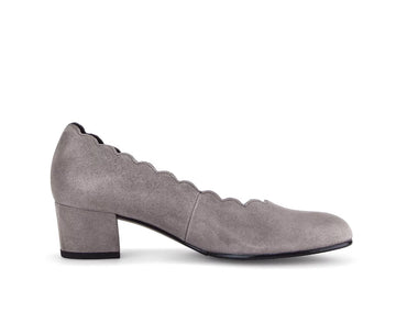 WOMEN'S GABOR 52.221.13 COMFORT SCALLOPED PUMPS | FUMO GREY