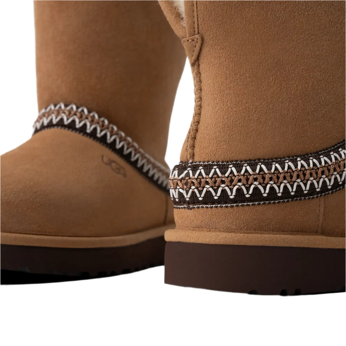 WOMEN'S UGG CLASSIC SHORT CRESCENT | CHESTNUT