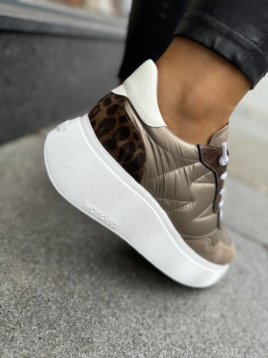 WOMEN'S WONDERS ROMA SNEAKER | TREND TAUPE / NYLON CHAMPAGNE