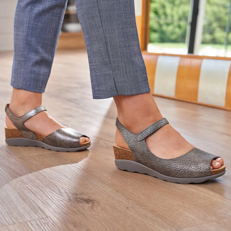 WOMEN'S DANSKO MARCY | METALLIC PEWTER