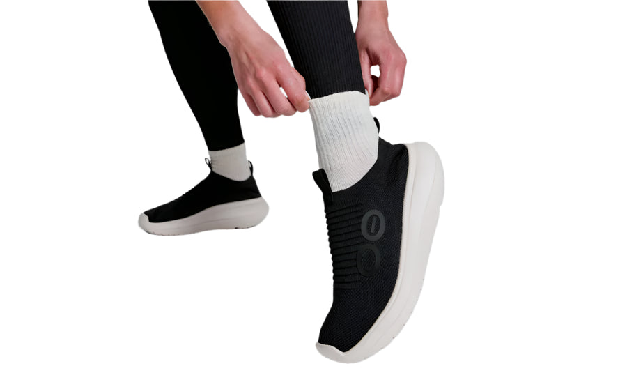 WOMEN'S OOFOS OOMY ZEN | CHALK BLACK