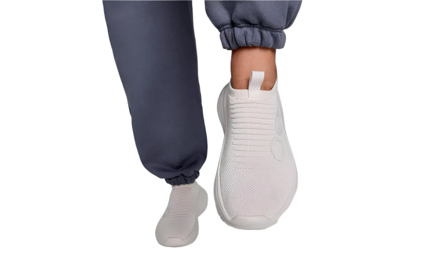 WOMEN'S OOFOS OOMY ZEN | CHALK
