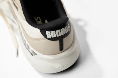 WOMEN'S BROOKS ADRENALINE GTS 24 | COCONUT / SILVER LINING / BLACK