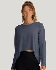 WOMEN'S FREE FLY BAMBOO LIGHTWEIGHT CROPPED LONG SLEEVE | STORM CLOUD