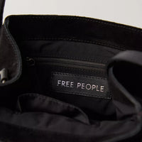 WOMEN'S FREE PEOPLE BARLOW BUCKET BAG | BLACK