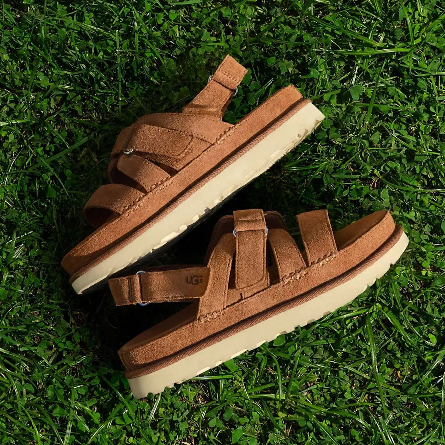 WOMEN'S UGG GOLDENSTAR GLEAM SANDAL | CHESTNUT