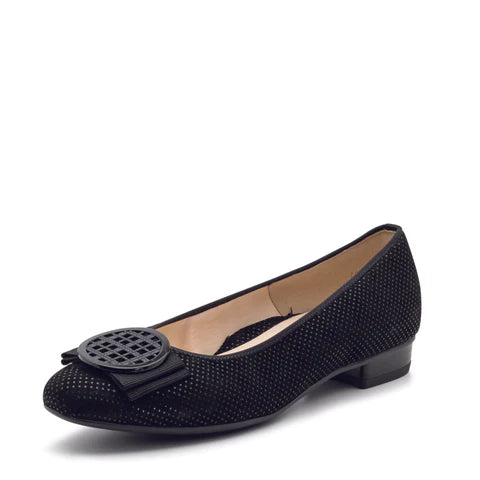 WOMEN'S ARA BAMBI FLAT | BLACK PUNTIKID